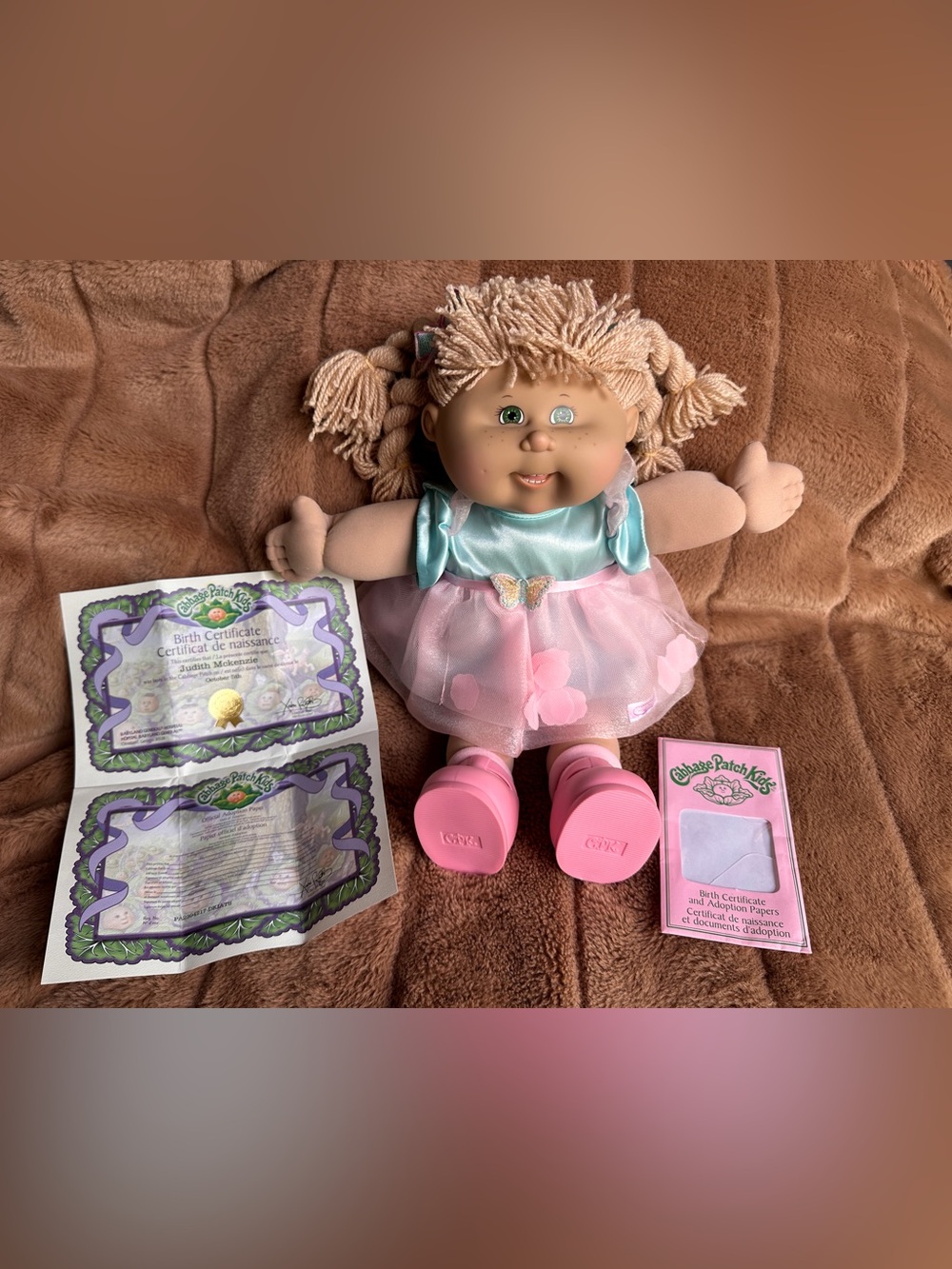 Cabbage Patch Kids 19" Doll Judith McKenzie w/ Birth Certificate & Papers